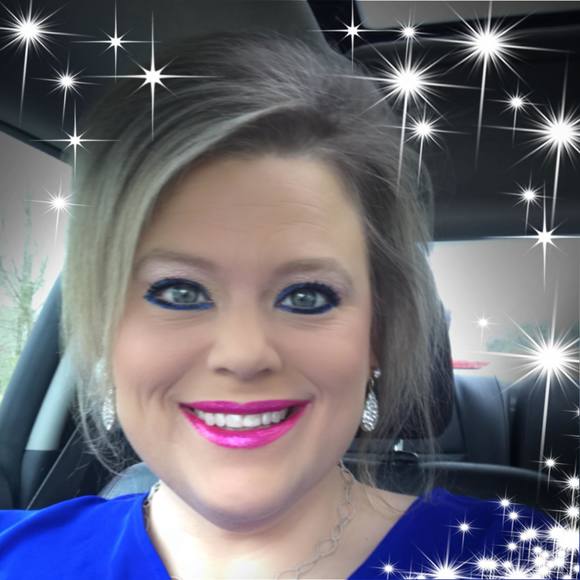 Meet your Posher, Laura - Picture 1 of 1